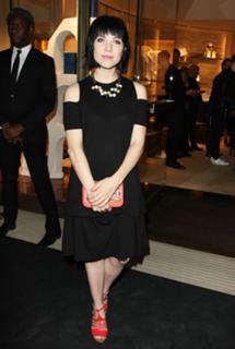 Carly Rae Jepsen feet photo thumbnail