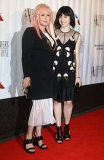 Carly Rae Jepsen feet photo thumbnail