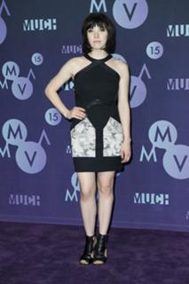 Carly Rae Jepsen feet photo thumbnail