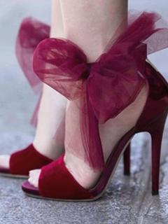 Carly Rae Jepsen feet photo thumbnail