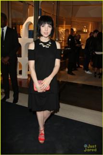 Carly Rae Jepsen feet photo thumbnail