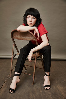 Carly Rae Jepsen feet photo thumbnail