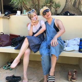 Carly Rae Jepsen feet photo thumbnail