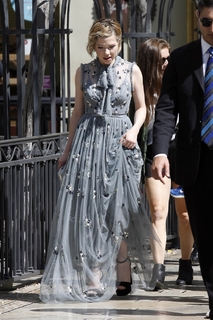 Carly Rae Jepsen feet photo thumbnail