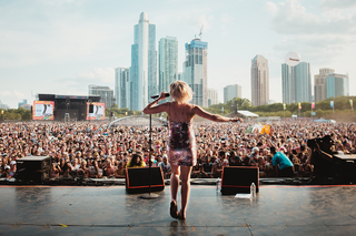 Carly Rae Jepsen feet photo thumbnail