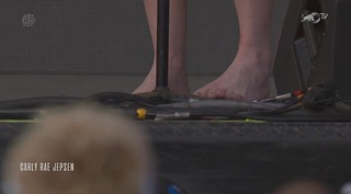 Carly Rae Jepsen feet photo thumbnail