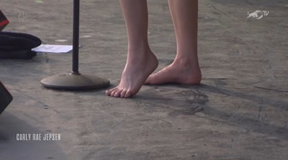Carly Rae Jepsen feet photo thumbnail