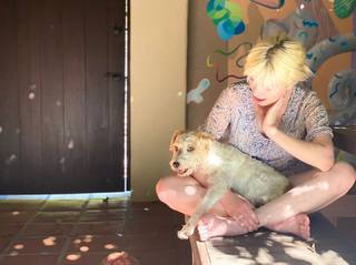 Carly Rae Jepsen feet photo thumbnail