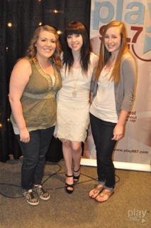 Carly Rae Jepsen feet photo thumbnail