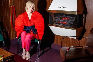 Carly Rae Jepsen feet photo thumbnail