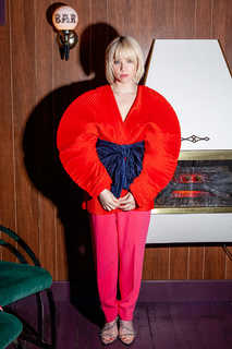 Carly Rae Jepsen feet photo thumbnail