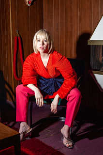 Carly Rae Jepsen feet photo thumbnail