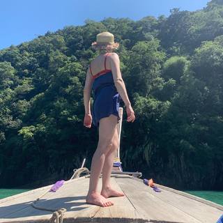 Carly Rae Jepsen feet photo thumbnail