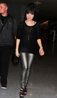 Carly Rae Jepsen feet photo thumbnail