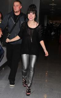 Carly Rae Jepsen feet photo thumbnail