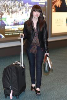 Carly Rae Jepsen feet photo thumbnail