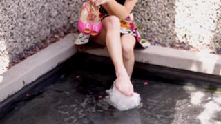 Carly Rae Jepsen feet photo thumbnail