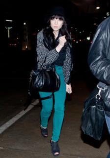 Carly Rae Jepsen feet photo thumbnail