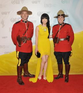 Carly Rae Jepsen feet photo thumbnail