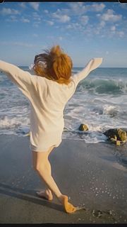 Carly Rae Jepsen feet photo 4