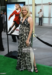 Carly Schroeder feet photo 7