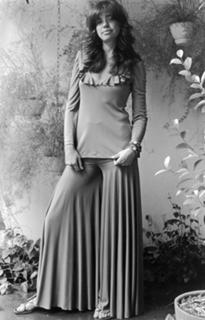 Carly Simon feet photo thumbnail