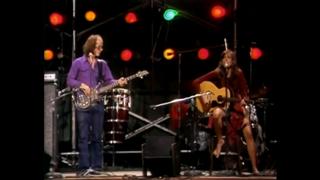 Carly Simon feet photo thumbnail