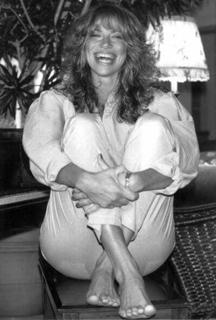 Carly Simon feet photo thumbnail