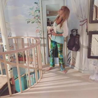 Carly Simon feet photo thumbnail