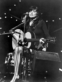 Carly Simon feet photo thumbnail