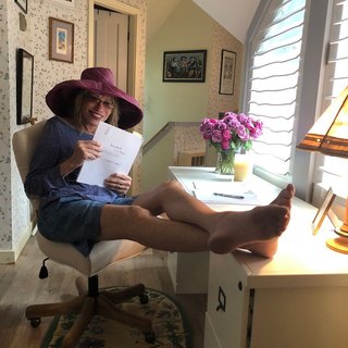 Carly Simon feet photo thumbnail