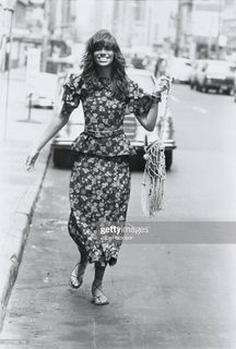 Carly Simon feet photo thumbnail
