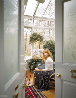 Carly Simon feet photo thumbnail