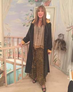 Carly Simon feet photo thumbnail