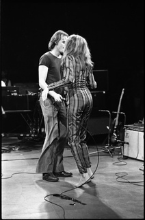 Carly Simon feet photo thumbnail