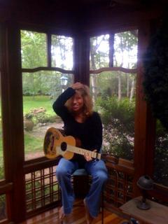 Carly Simon feet photo thumbnail