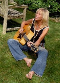 Carly Simon feet photo thumbnail