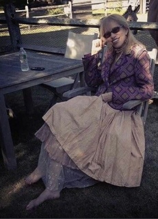 Carly Simon feet photo thumbnail