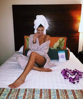 Carmella Rose feet photo thumbnail