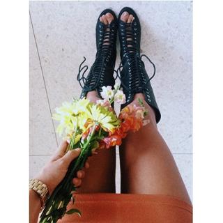 Carmella Rose feet photo thumbnail