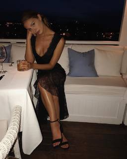 Carmella Rose feet photo thumbnail