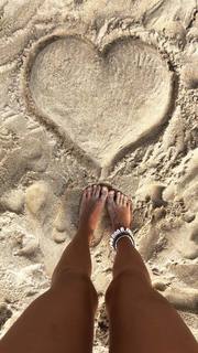 Carmella Rose feet photo thumbnail