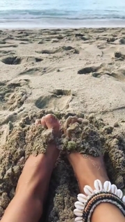 Carmella Rose feet photo thumbnail