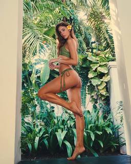 Carmella Rose feet photo thumbnail