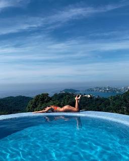 Carmella Rose feet photo thumbnail