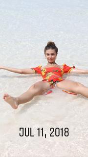 Carmella Rose feet photo thumbnail