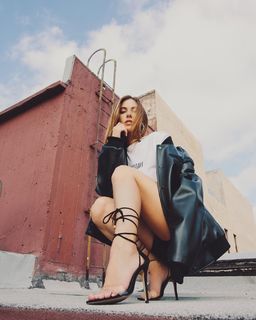 Carmella Rose feet photo thumbnail