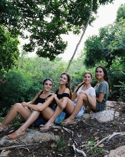 Carmella Rose feet photo thumbnail