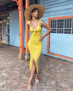 Carmella Rose feet photo thumbnail