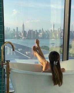 Carmella Rose feet photo thumbnail